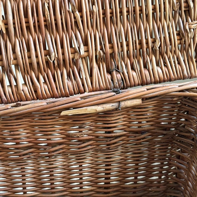Mid-20th Century French Country-Style Picnic Basket For Sale - Image 14 of 16
