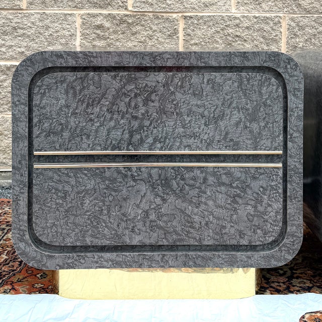 Postmodern 1980s Postmodern Waterfall Laminate & Brass 2 Drawer Nightstands in Gray Burlwood Print - A Pair For Sale - Image 3 of 18