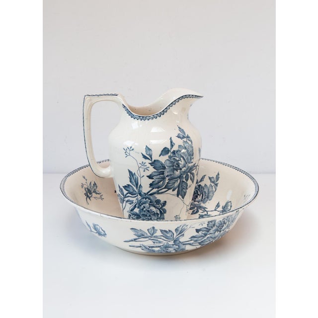 French Peonies Earth of Iron Blue Aguamanil and Jofaina from Lonwgy, 1890s, Set of 2 For Sale - Image 10 of 11