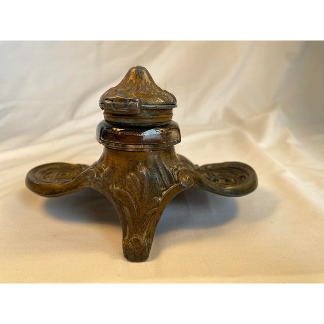 Art Nouveau Early 20th Century French Art Nouveau Inkwell and Pen Holder in Cast Brass Bronze by A. Bossu For Sale - Image 3 of 7