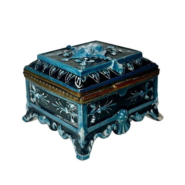 Late 19th Century French Majolica Trinket Box With Cherubs For Sale In Tampa - Image 6 of 11