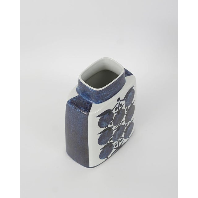 Royal Copenhagen Danish Flower Vase by Grethe Helland Hansen & Nils Thorsson for Royal Copenhagen, 1960s For Sale - Image 4 of 6