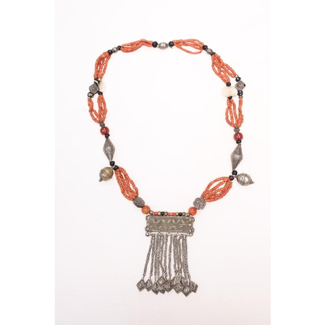 Early 20th Century Antique Coral & Metal Beaded Necklace For Sale - Image 5 of 14
