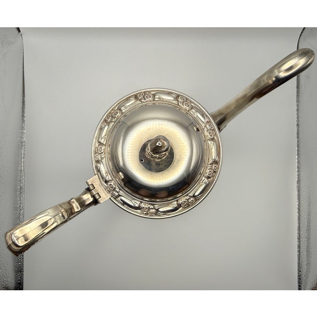 Oneida Du Maurier Silver Plate Coffee Pot & Teapot Set / Pitchers Ornate Vintage For Sale - Image 10 of 18