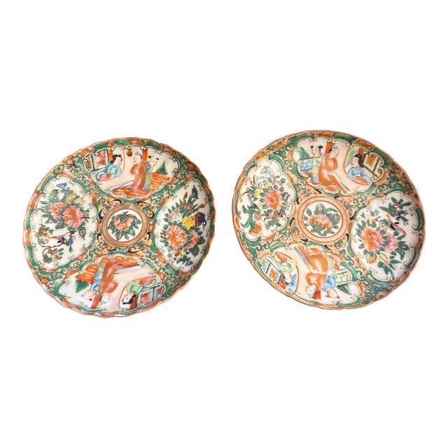 Rare Mirror Pair of Chinese Famille Rose Medallion Plates For Sale