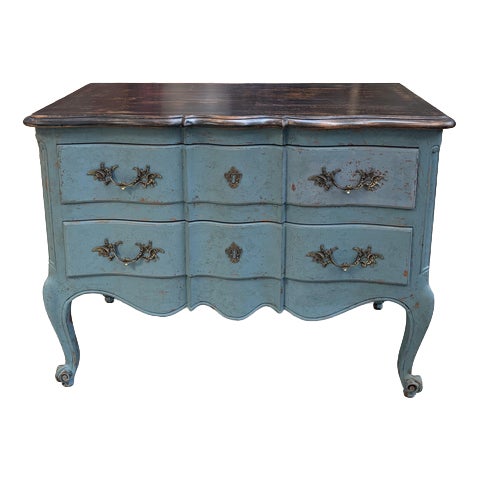 Louis XV Chest of Drawers in Walnut For Sale