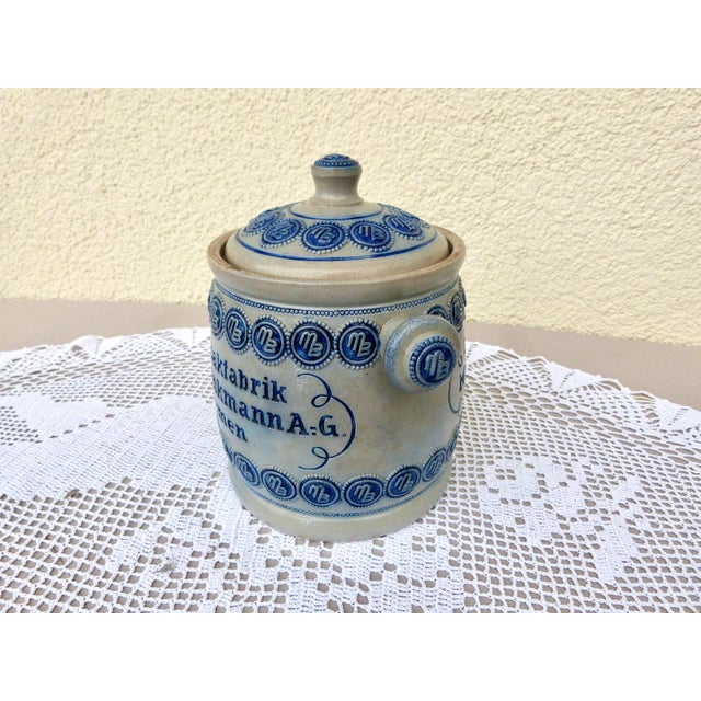 Antique Chewing Tobacco Pot from the Martin Brinkmann A.-G. Chewing Tobacco Factory, Bremen, 1900 For Sale - Image 4 of 9