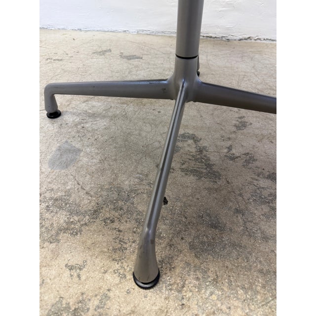 Charles and Ray Eames Round Oak Veneer Pedestal Dining Table for Herman Miller For Sale - Image 13 of 13