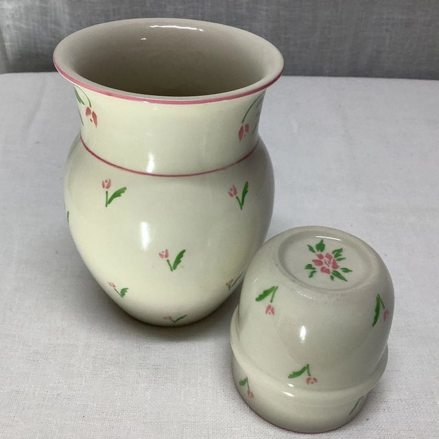 English 1980s Bedside Carafe and Cup Set With Pink Flowers - 2 Pieces For Sale - Image 3 of 7