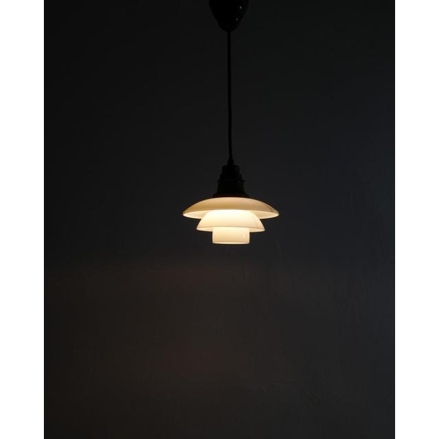 Louis Poulsen Danish Mid Century White Adjustable PH 2/2 Ceiling Lamp Pendant in Glass & Bakelite by Poul Henningsen for Louis Poulsen Denmark, 1930s For Sale - Image 4 of 7