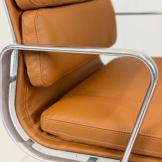 Late 20th Century Late 20th Century a Pair of Herman Miller Eames Aluminum Group Brown Executive Chairs For Sale - Image 5 of 7