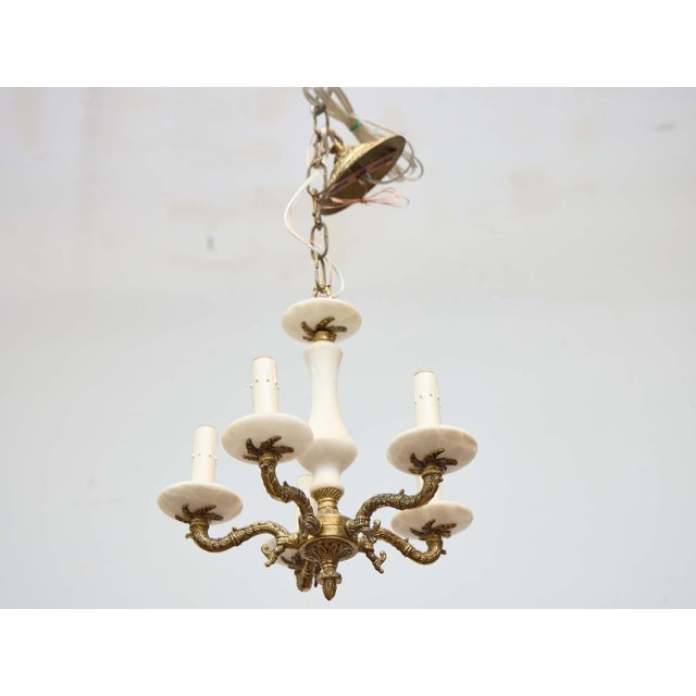 Mid-20th Century Italian Alabaster and Bronze Five-Light Chandelier For Sale In Atlanta - Image 6 of 9