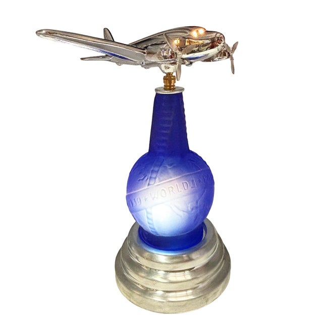 Art Deco 1939 New York World's Fair Dc-3 Deco Airplane Lamp W/ Propellers by Rick Ramírez For Sale - Image 3 of 10