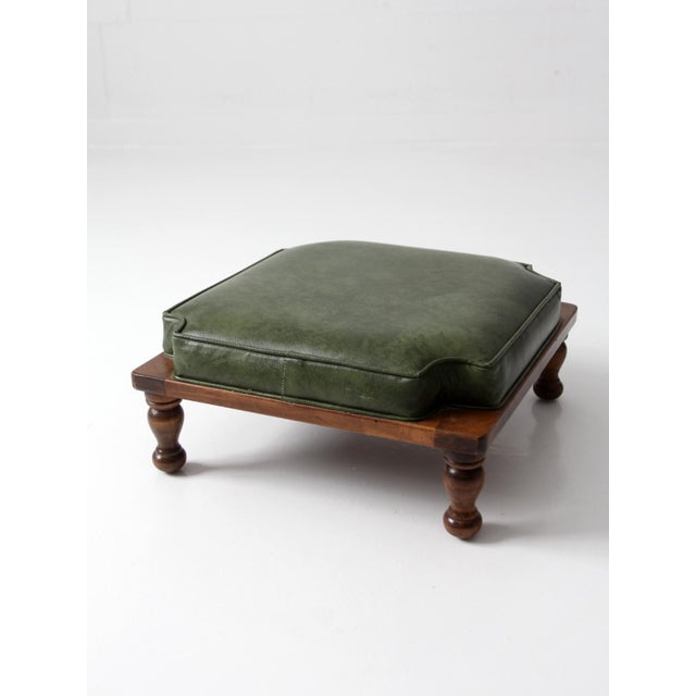 Wood Mid-Century Colonial Revival Footstool With Green Cushion For Sale - Image 7 of 10