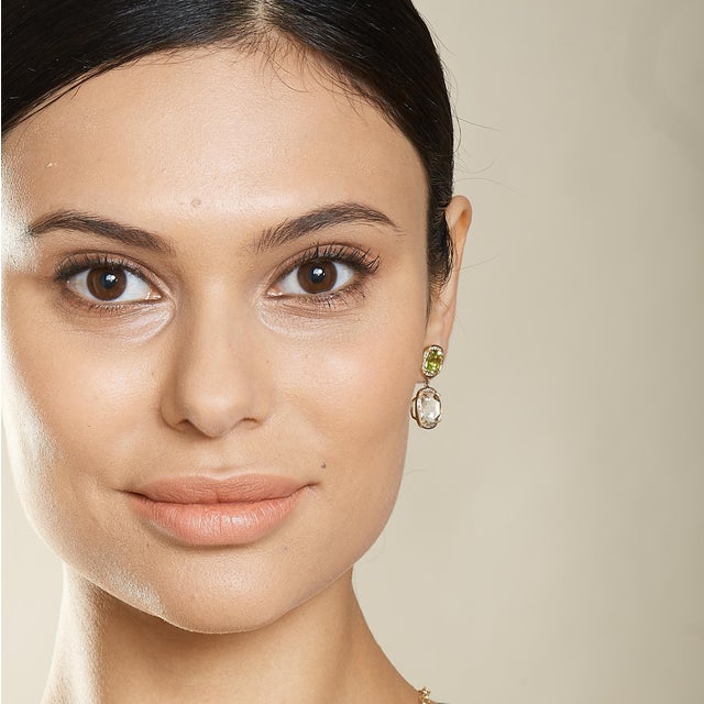Contemporary Syna Yellow Gold Peridot and Rock Crystal Diamond Earrings, a Pair For Sale - Image 3 of 4