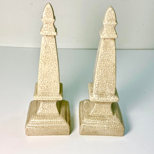 1980s Vintage Boho Chic Hollywood Regency Crackle Finish Ceramic Obelisk - A Pair. For Sale - Image 4 of 12