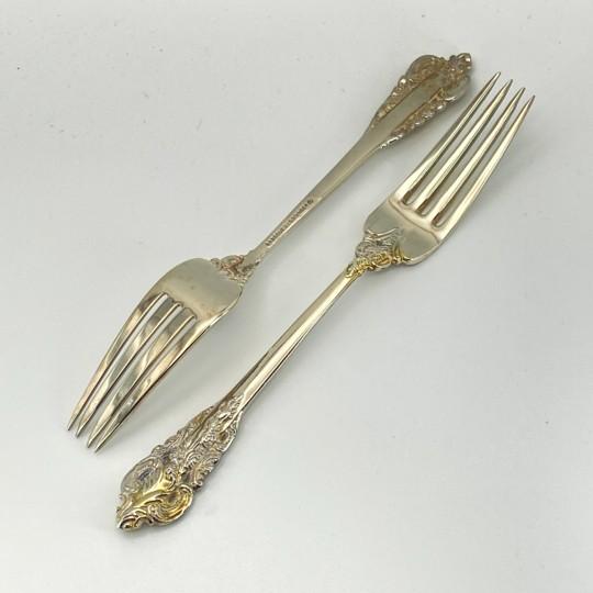 Silver “Baroque by Godinger” Silverplate 65-Piece Flatware Set: Service for 12 With Serving Pieces and Vintage Storage Chest For Sale - Image 8 of 18