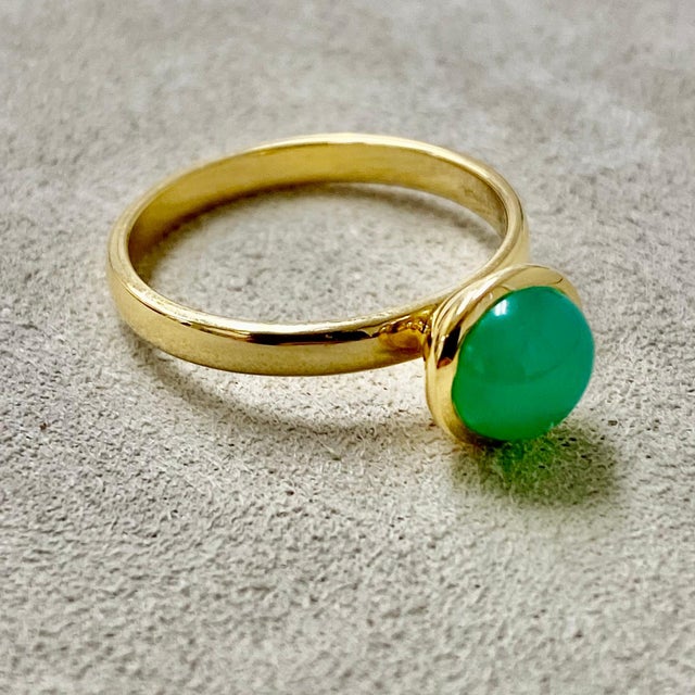 Created in 18 karat yellow gold Chrysoprase 2 carats approx. Ring size US 6.5, can be sized upon request. Handcrafted from...