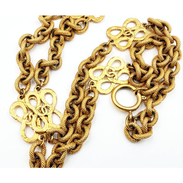 1980s Chanel Vintage Gold Plated CC Filigree Pendant Spear Dangle Long Necklace For Sale - Image 5 of 6