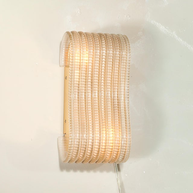 2020s Pair of Hand-Blown Undulating Reeded Murano Glass Sconces With Brass Fittings For Sale - Image 5 of 18