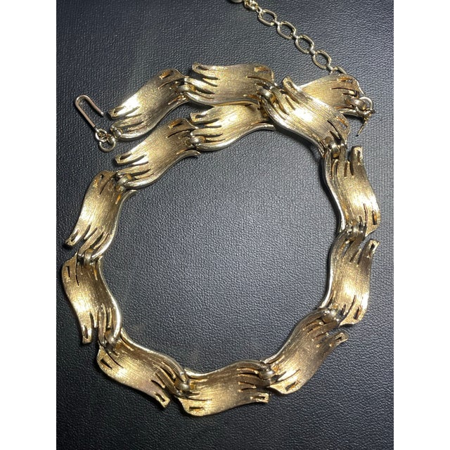 Metal MCM Jewelry by Trifari Choker Necklace, Composed of Articulated Flame-Like Ribbon Links For Sale - Image 7 of 9