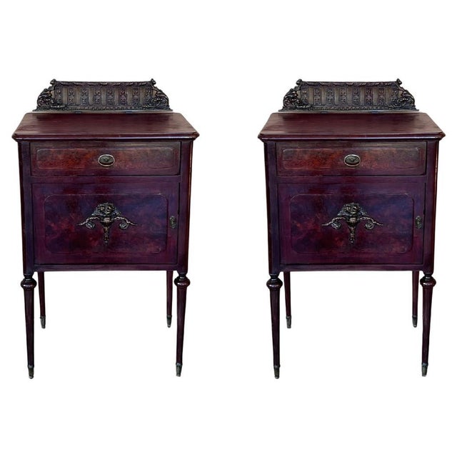 Late 19th Century Pair of French Mahogany Nightstands with Drawer, Door and Bronze Crest For Sale - Image 15 of 18