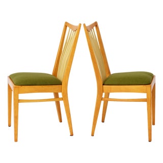 Set of Mid-Century Modern German Chairs in Beech Wood & Fresh Green Upholstery, German, 1950s, Set of 2 For Sale