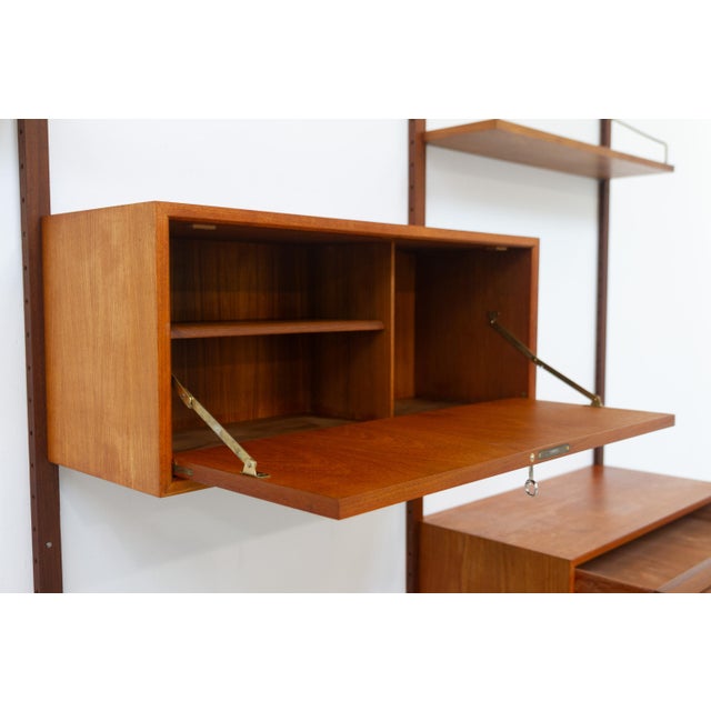 Danish Modern Three-Bay Modular Teak Wall Unit by Poul Cadovius for Cado, 1950s For Sale - Image 9 of 18
