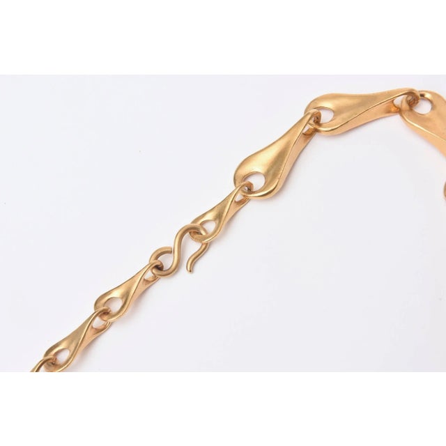 Vintage Robert Lee Morris for Artwear Gold Plated Over Sterling Silver Sculptural Necklace For Sale In Miami - Image 6 of 8