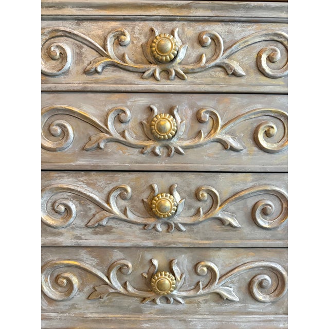 Vintage French Provincial 12-Drawer Serpentine Dresser • 73” Long • Hand-Carved Details • Taupe, Ivory & Antique Gold For Sale - Image 10 of 14