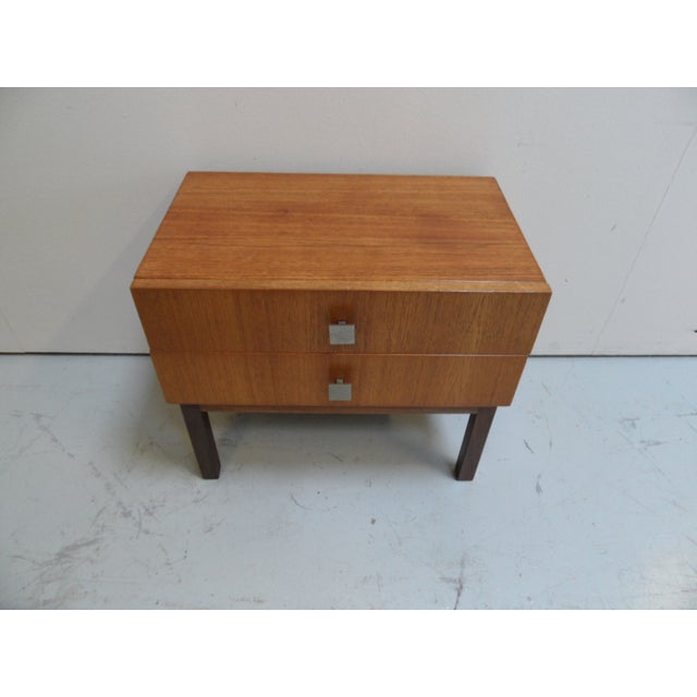 Mid-Century Modern Side Table with Drawers, 1950s, in Very Good conditions. Designed 1950 to 1959