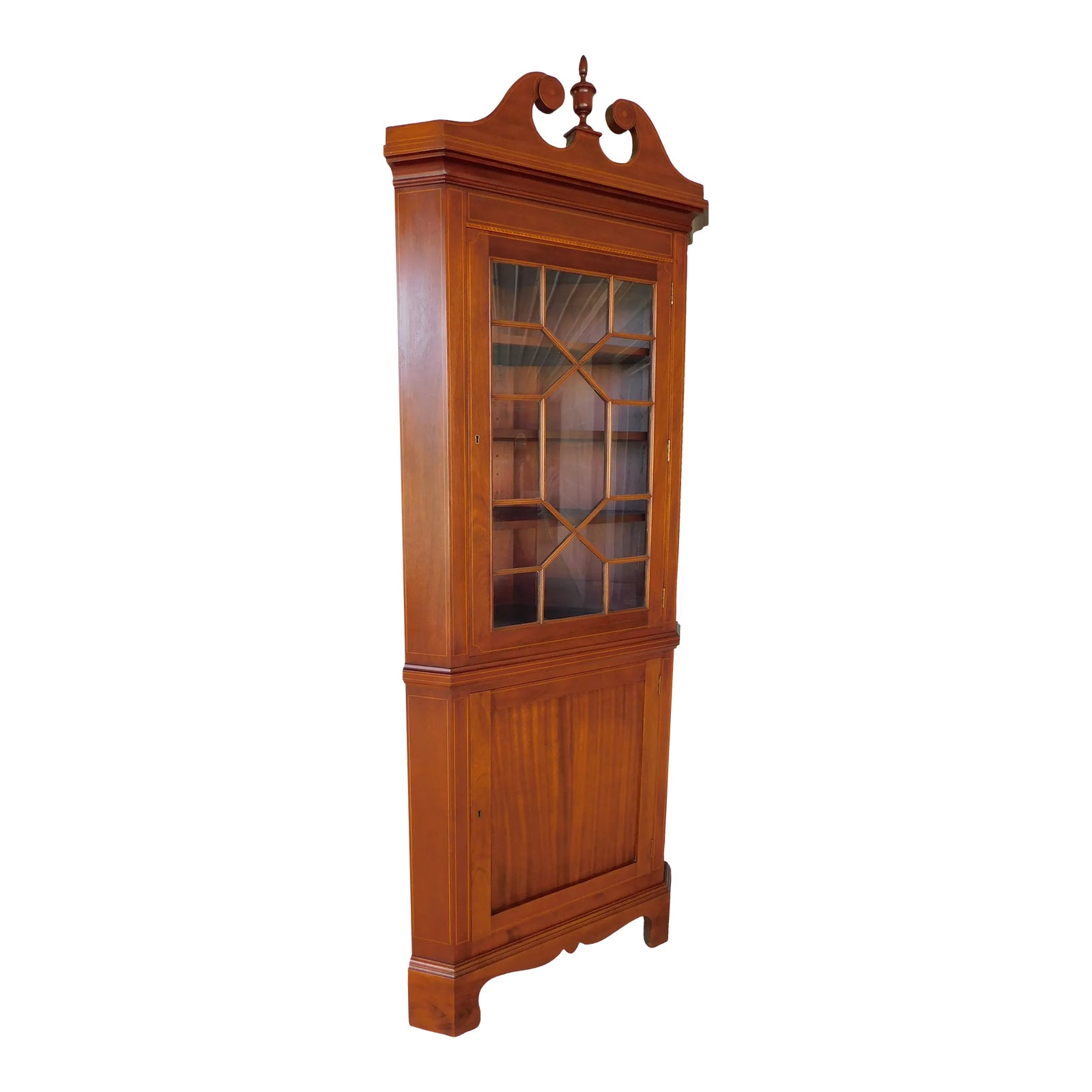 Biggs Furniture Federal Style Mahogany Banded Petite Corner