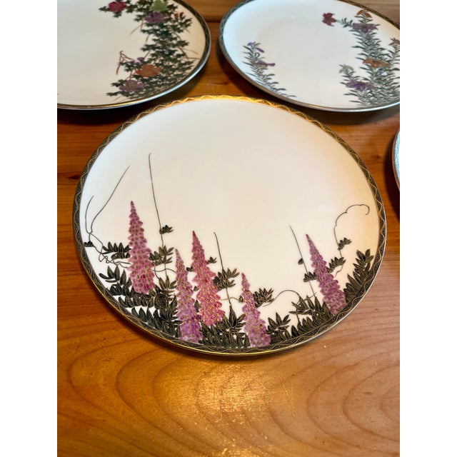 Purple 1930s Set of 5 William Rae Japanese Satsuma Hand-Painted Porcelain Plates With Gilt Accents For Sale - Image 8 of 10