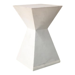 Contemporary Daphne Round Chairside Table For Sale