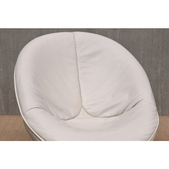 Oval White Leather Armchairs by Emiel Veranneman for de Sede, Switzerland, 1992, Set of 2 For Sale - Image 14 of 16