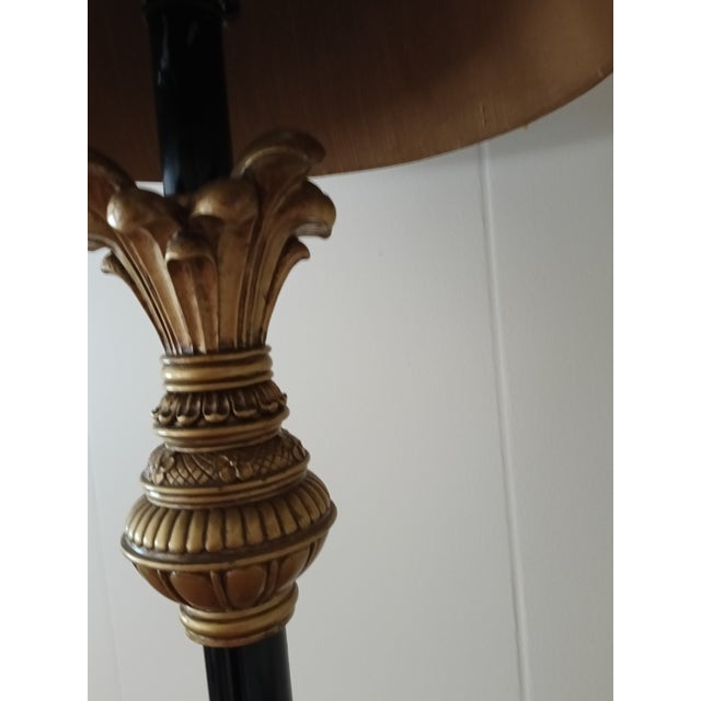 Metal Hollywood Regency Vintage Black & Gold Neoclassical Table Lamp With Ornate Cast Metal Base For Sale - Image 7 of 12