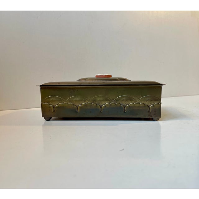 Art Deco Brass Cigar Box with Bakelite Cameo, 1940s For Sale - Image 6 of 10
