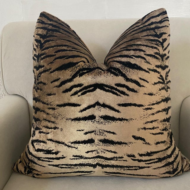 Classic tiger pillow made from Italian Velour Velvet. With a silky, super soft feel, this fabric is divine! Elegant yet...