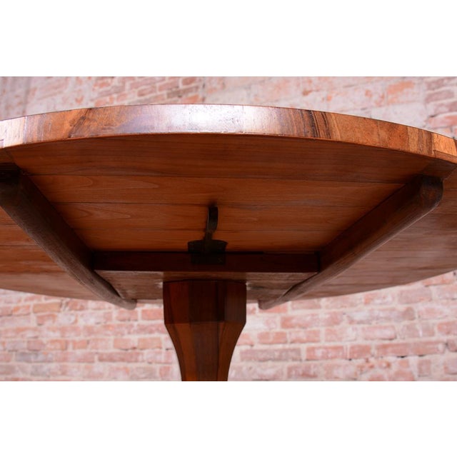 Biedermeier Walnut Dining Table from Josef Danhauser, Austria, 1820s For Sale - Image 5 of 18