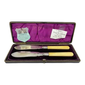 Antique Circa 1880 Pair of English Fish Serving Knives with Presentation Box Canape