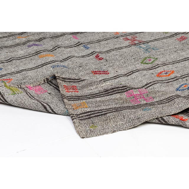 1960s Vintage Turkish Tribal Kilim - Geometric Stripe Rug For Sale - Image 5 of 10