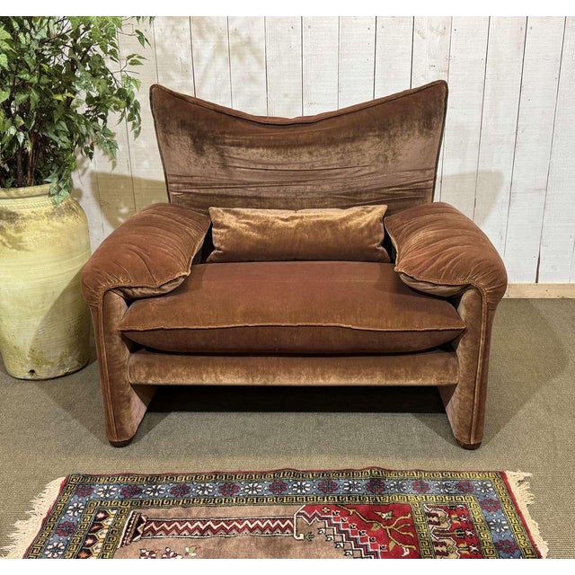 Maralunga armchair by Cassina, Gordon velvet ruggine colour, canaletto walnut legs - H backrest=78cm, W=1m22, D=1m05 -...