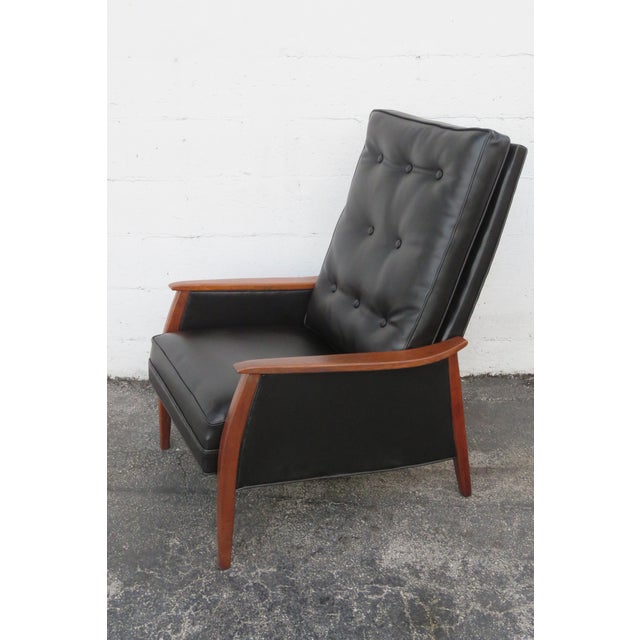 This Lounge Chair is made of wood, and upholstery. The chair is labeled Thayer Coggin, see picture. This beautiful...