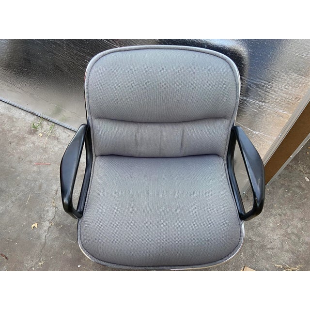 1980s Charles Pollock Mid-Century Modern Executive Desk Chair for Knoll For Sale In Sacramento - Image 6 of 9
