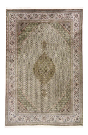 Vintage Persian Mahi Tabriz Rug - 06'07 X 09'10