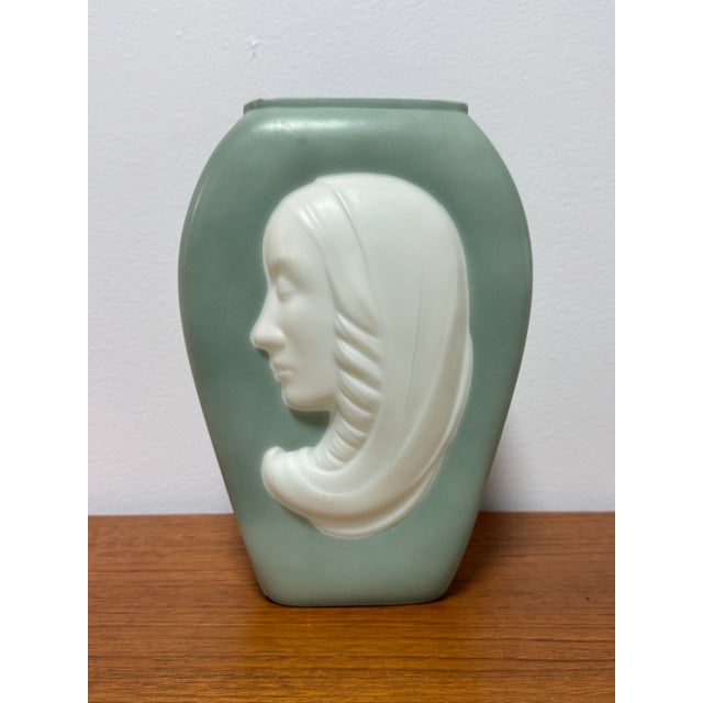 Green Art Deco Figural Glass Vase With Female Profile, Frosted Green & White Glass, 1930s For Sale - Image 8 of 10