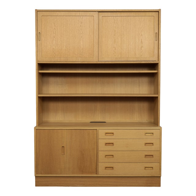 Danish Modern Oak Wall Cabinet by Poul Hundevad for Hundevad & Co., Denmark, 1960s For Sale