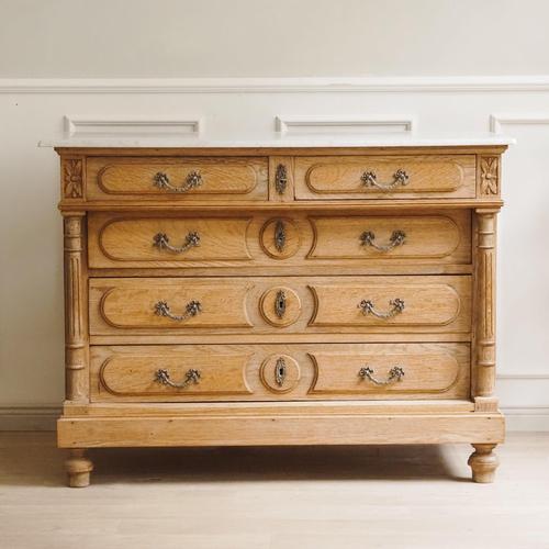 French Country-Style Chest of Drawers in Natural Oak For Sale - Image 15 of 18