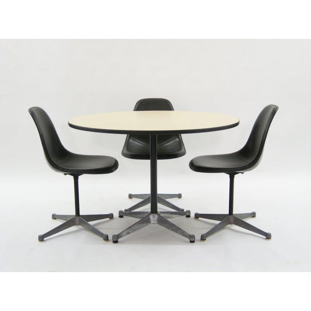 Green Set of Eames upholstered side chairs by Herman Miller For Sale - Image 8 of 8