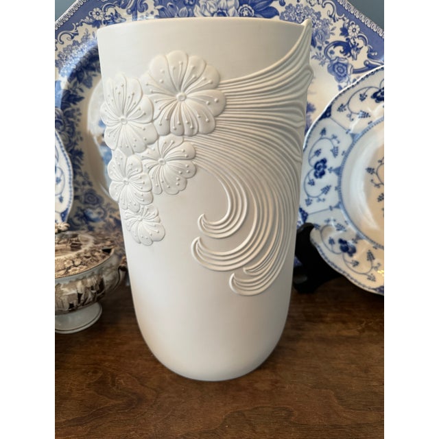 Mid-Century Modern 1960s A. K. Kaiser Manfred Frey White Bisque Porcelain Floral Relief Vase - Model 746 For Sale - Image 3 of 12